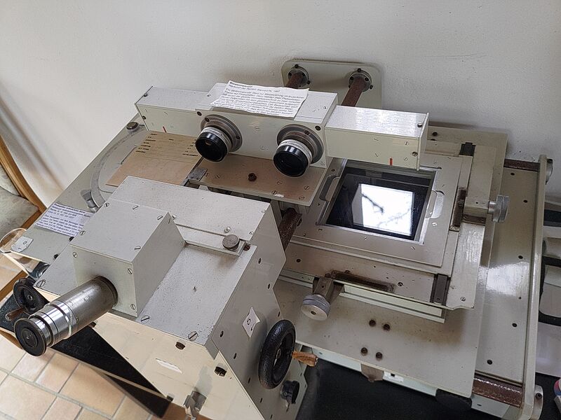File:Blinkkomparator.jpg